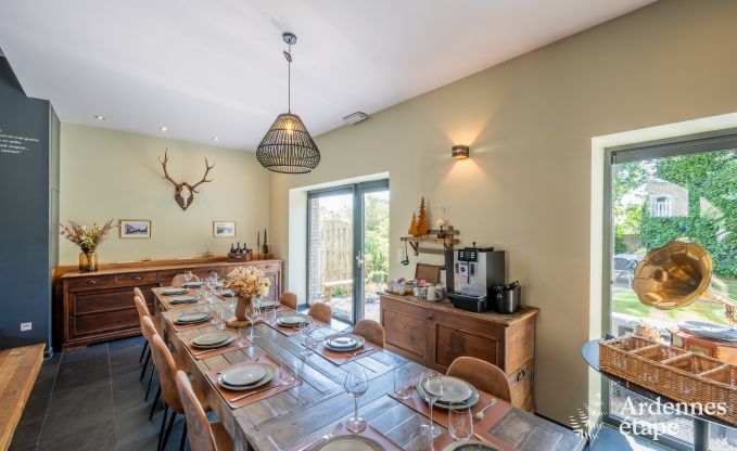 Grande maison de vacances  Libin pour 15 personnes avec salles de bains prives et cuisine professionnelle