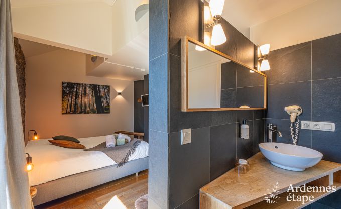 Grande maison de vacances  Libin pour 15 personnes avec salles de bains prives et cuisine professionnelle