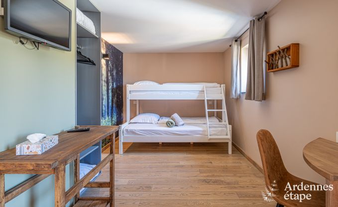 Grande maison de vacances  Libin pour 15 personnes avec salles de bains prives et cuisine professionnelle