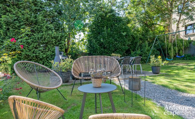 Grande maison de vacances  Libin pour 15 personnes avec salles de bains prives et cuisine professionnelle