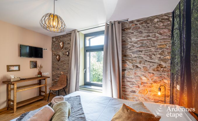 Grande maison de vacances  Libin pour 15 personnes avec salles de bains prives et cuisine professionnelle