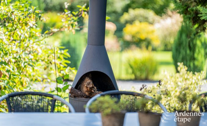 Grande maison de vacances  Libin pour 15 personnes avec salles de bains prives et cuisine professionnelle
