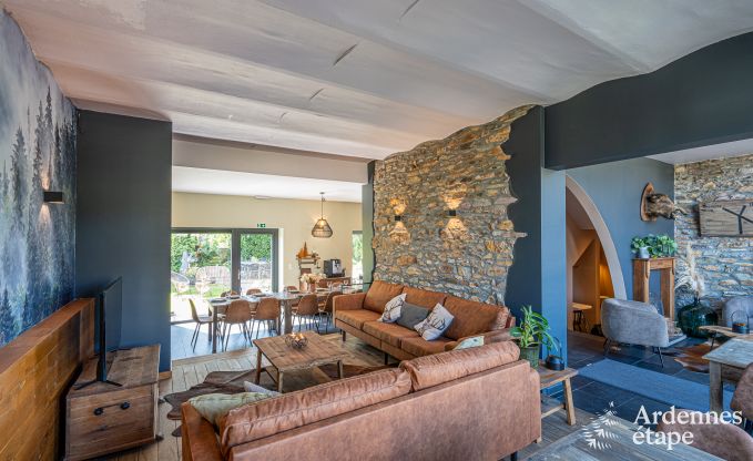 Grande maison de vacances  Libin pour 15 personnes avec salles de bains prives et cuisine professionnelle