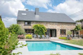 Villa de charme avec piscine extérieure et sauna à Libin.