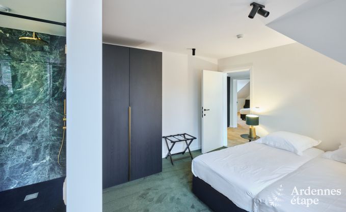 Chteau  Libin : sjour lgant pour 40 personnes avec des quipements tendus