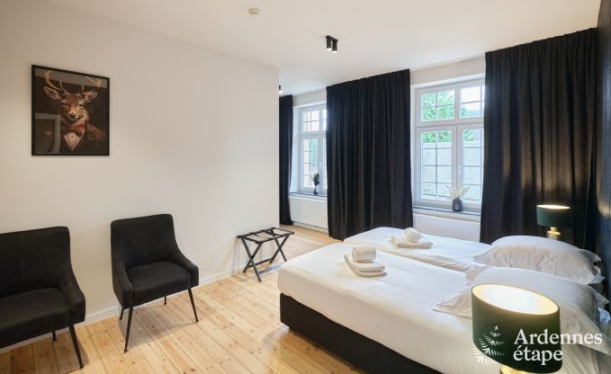 Chteau  Libin : sjour lgant pour 40 personnes avec des quipements tendus