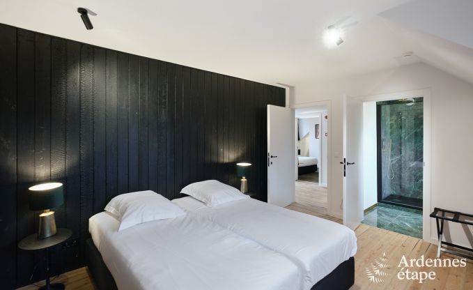 Chteau  Libin : sjour lgant pour 40 personnes avec des quipements tendus