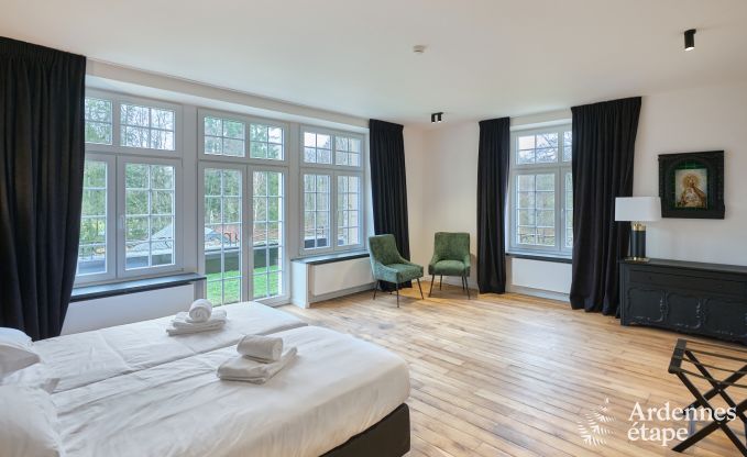 Chteau  Libin : sjour lgant pour 40 personnes avec des quipements tendus