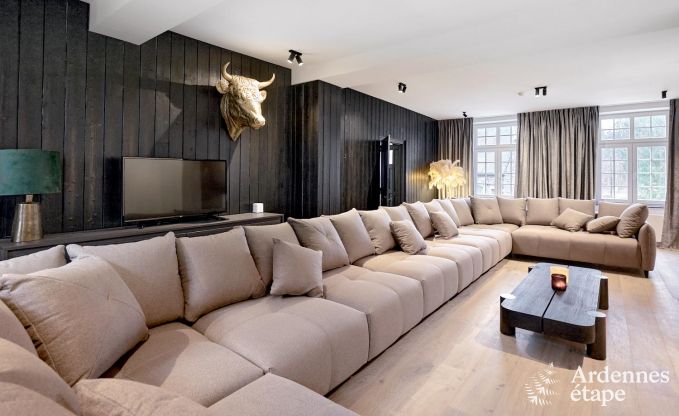 Chteau  Libin : sjour lgant pour 40 personnes avec des quipements tendus