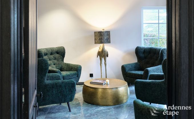 Chteau  Libin : sjour lgant pour 40 personnes avec des quipements tendus