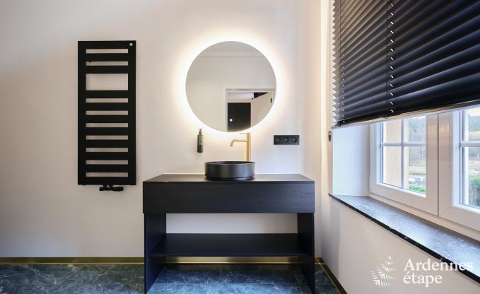 Chteau  Libin : sjour lgant pour 40 personnes avec des quipements tendus