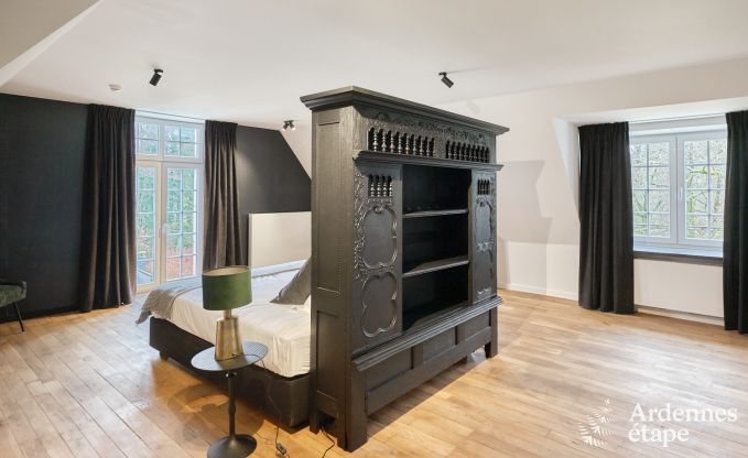 Chteau  Libin : sjour lgant pour 40 personnes avec des quipements tendus