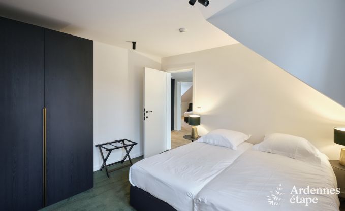 Chteau  Libin : sjour lgant pour 40 personnes avec des quipements tendus