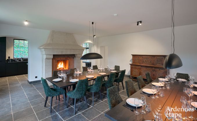 Chteau  Libin : sjour lgant pour 40 personnes avec des quipements tendus