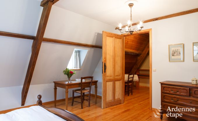 Elegante dpendance de chteau  Libin pour 14 personnes en Ardenne