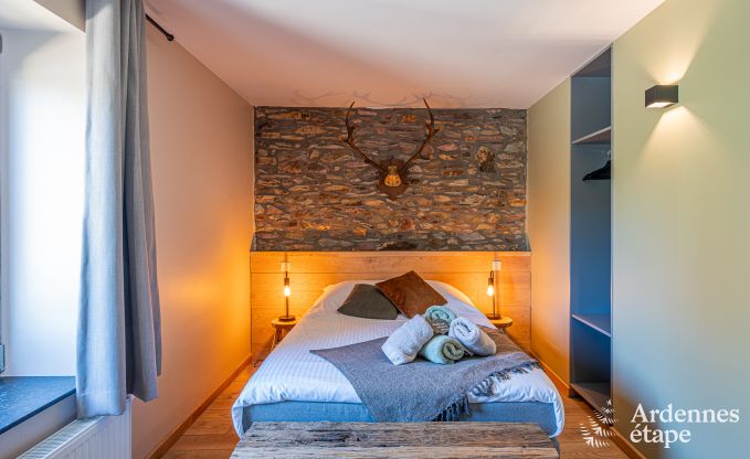 Grande maison de vacances  Libin pour 15 personnes avec salles de bains prives et cuisine professionnelle