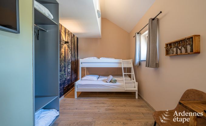 Grande maison de vacances  Libin pour 15 personnes avec salles de bains prives et cuisine professionnelle