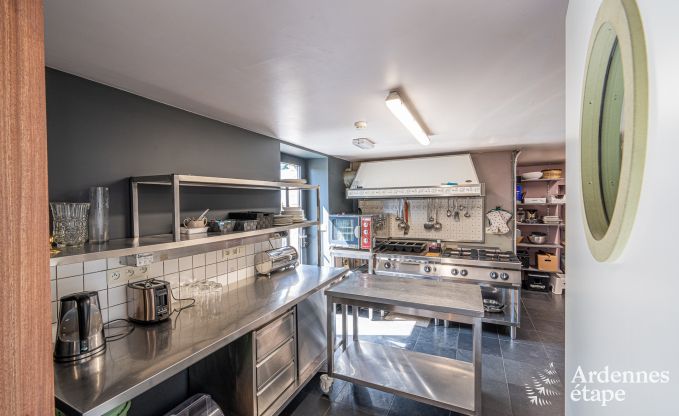 Grande maison de vacances  Libin pour 15 personnes avec salles de bains prives et cuisine professionnelle