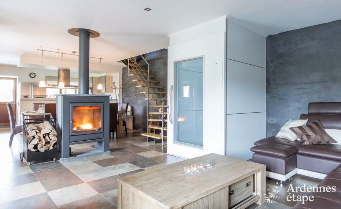 Spacieuse cottage pour 9 personnes � Libramont-Chevigny avec jardin priv� et terrasse avec vue