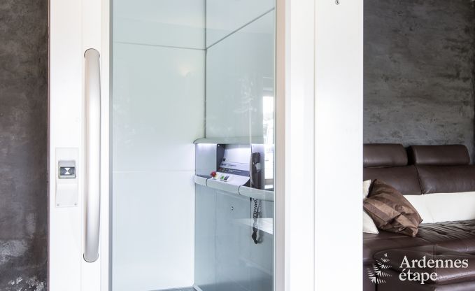 Spacieuse cottage pour 9 personnes � Libramont-Chevigny avec jardin priv� et terrasse avec vue