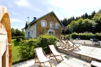 Confortable villa de vacances avec sauna pour 13 personnes à Libramont
