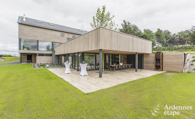 Maison de vacances pour 15 personnes � Libramont avec piscine int�rieure, sauna et jardin priv� au bord de l'eau