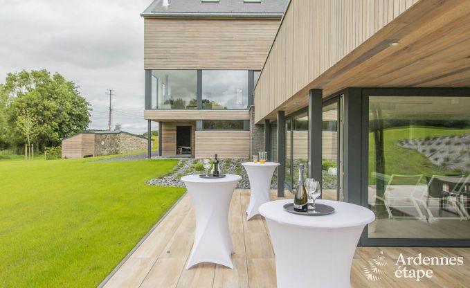 Maison de vacances pour 15 personnes � Libramont avec piscine int�rieure, sauna et jardin priv� au bord de l'eau