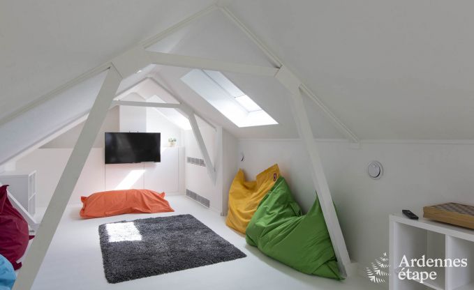 Maison de vacances pour 15 personnes � Libramont avec piscine int�rieure, sauna et jardin priv� au bord de l'eau