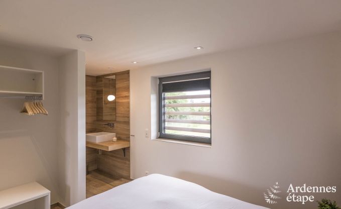 Maison de vacances pour 15 personnes � Libramont avec piscine int�rieure, sauna et jardin priv� au bord de l'eau