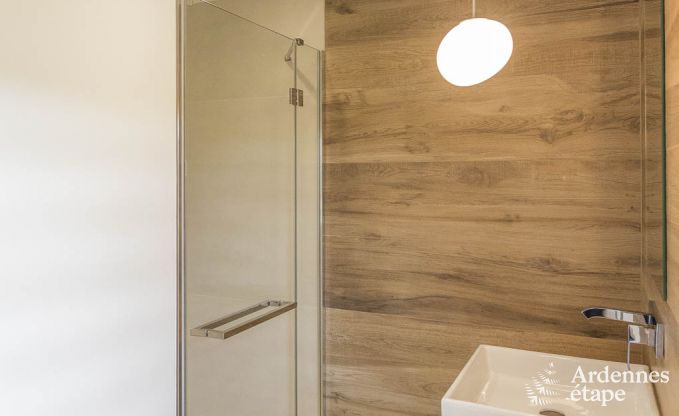 Maison de vacances pour 15 personnes � Libramont avec piscine int�rieure, sauna et jardin priv� au bord de l'eau