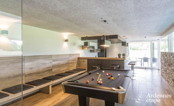 Maison de vacances pour 15 personnes � Libramont avec piscine int�rieure, sauna et jardin priv� au bord de l'eau