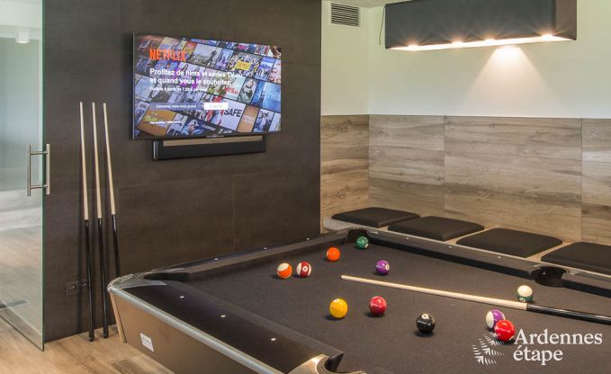 Maison de vacances pour 15 personnes � Libramont avec piscine int�rieure, sauna et jardin priv� au bord de l'eau