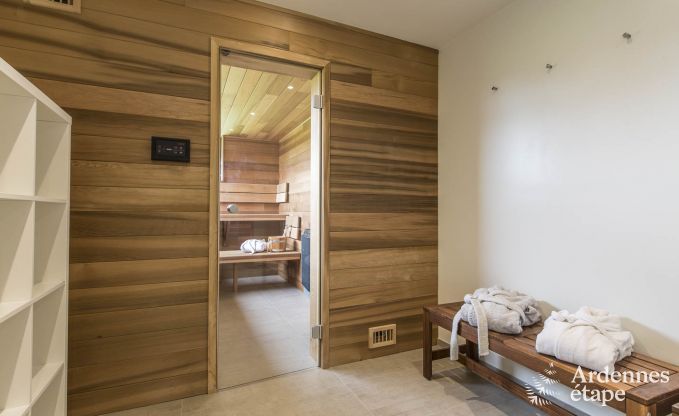Maison de vacances pour 15 personnes � Libramont avec piscine int�rieure, sauna et jardin priv� au bord de l'eau