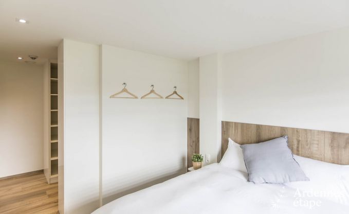 Maison de vacances pour 15 personnes � Libramont avec piscine int�rieure, sauna et jardin priv� au bord de l'eau