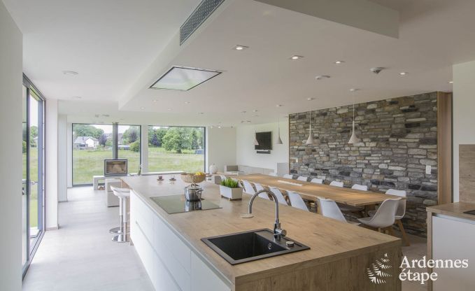 Maison de vacances pour 15 personnes � Libramont avec piscine int�rieure, sauna et jardin priv� au bord de l'eau