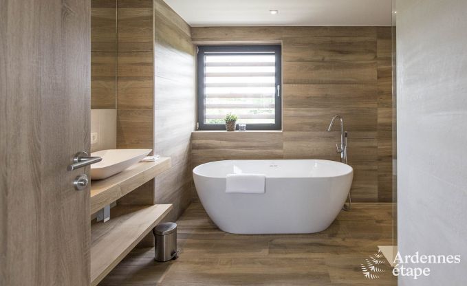 Maison de vacances pour 15 personnes � Libramont avec piscine int�rieure, sauna et jardin priv� au bord de l'eau