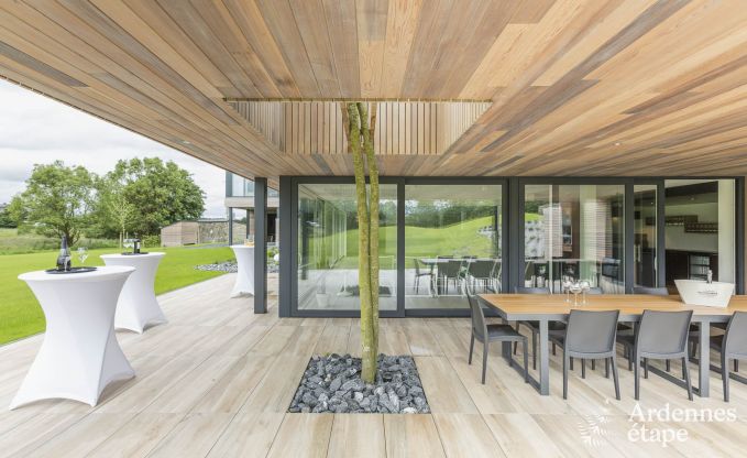 Maison de vacances pour 15 personnes � Libramont avec piscine int�rieure, sauna et jardin priv� au bord de l'eau