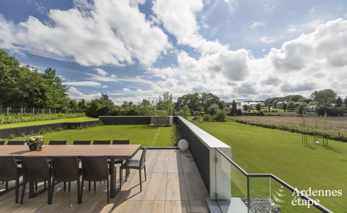 Maison de vacances pour 15 personnes � Libramont avec piscine int�rieure, sauna et jardin priv� au bord de l'eau