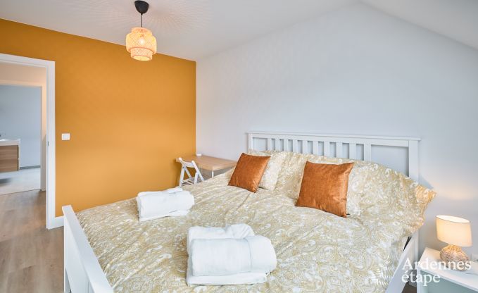 Spacieuse maison de vacances  Libramont pour 20 personnes avec salle de jeux, jardin et barbecue en Ardenne