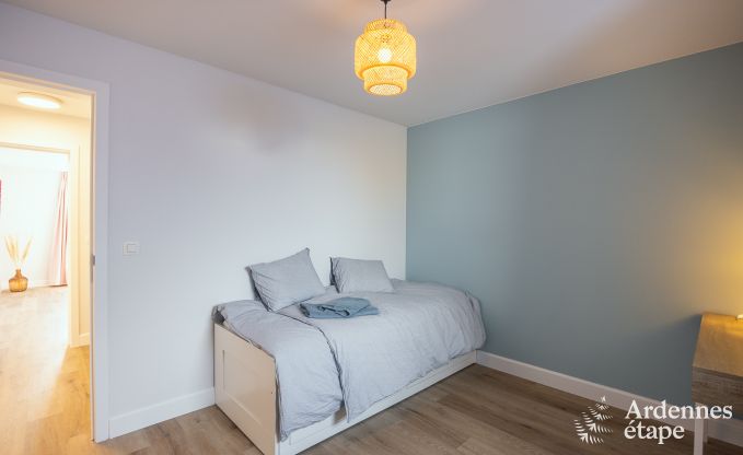 Spacieuse maison de vacances  Libramont pour 20 personnes avec salle de jeux, jardin et barbecue en Ardenne