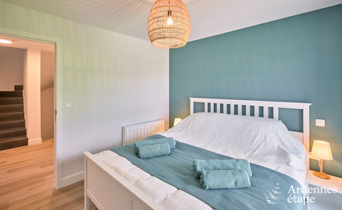 Spacieuse maison de vacances  Libramont pour 20 personnes avec salle de jeux, jardin et barbecue en Ardenne