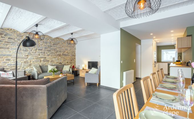 Spacieuse maison de vacances  Libramont pour 20 personnes avec salle de jeux, jardin et barbecue en Ardenne