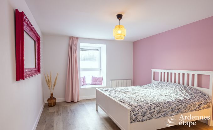 Spacieuse maison de vacances  Libramont pour 20 personnes avec salle de jeux, jardin et barbecue en Ardenne