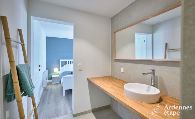 Spacieuse maison de vacances  Libramont pour 20 personnes avec salle de jeux, jardin et barbecue en Ardenne