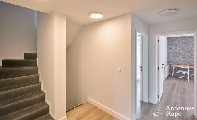 Spacieuse maison de vacances  Libramont pour 20 personnes avec salle de jeux, jardin et barbecue en Ardenne