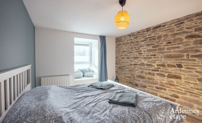 Spacieuse maison de vacances  Libramont pour 20 personnes avec salle de jeux, jardin et barbecue en Ardenne