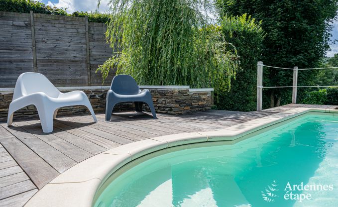 Séjour romantique à Lierneux en Ardenne : Charmante maison de vacances avec jacuzzi et piscine pour couple