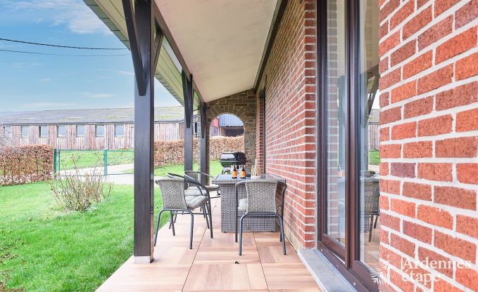 Grande maison de vacances � Lierneux avec 2 chambres, salle de jeux, jardin priv� et local � v�los