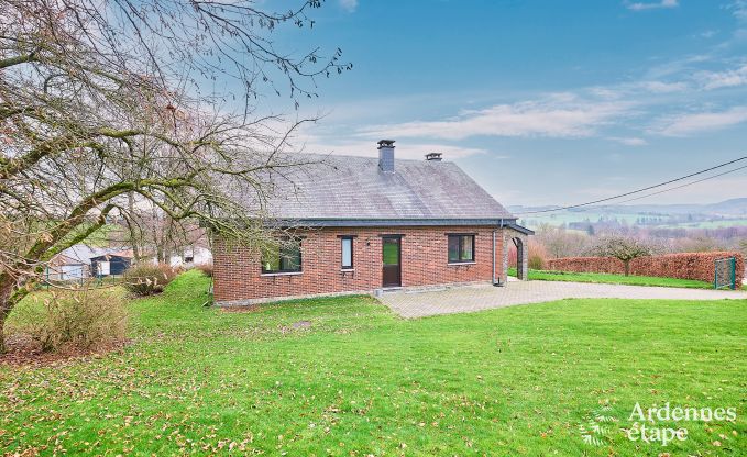 Grande maison de vacances � Lierneux avec 2 chambres, salle de jeux, jardin priv� et local � v�los