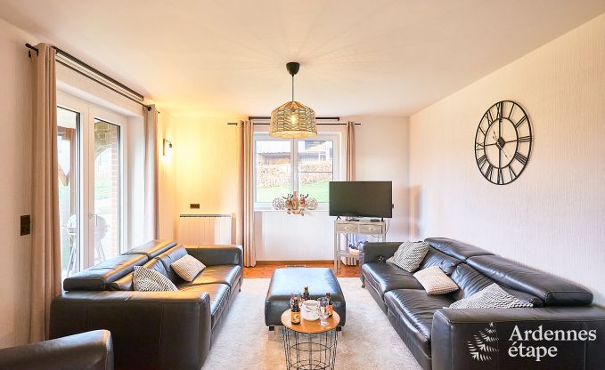 Grande maison de vacances � Lierneux avec 2 chambres, salle de jeux, jardin priv� et local � v�los